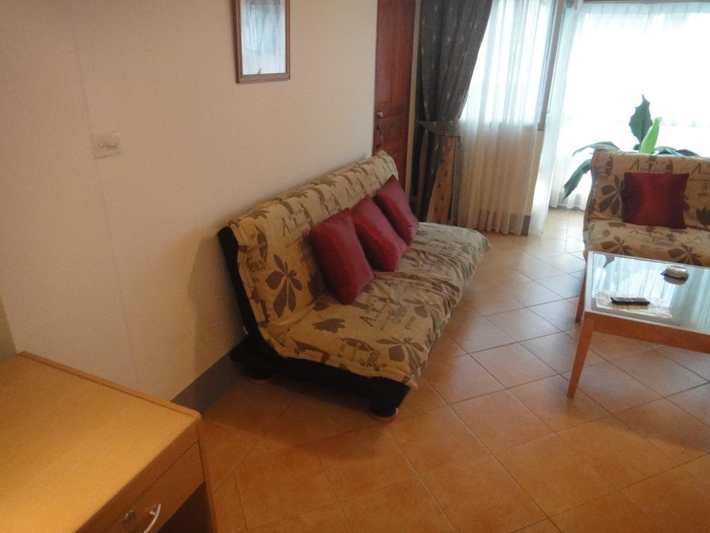 Aquarius Gay Pensión&Sauna Patong Habitación foto