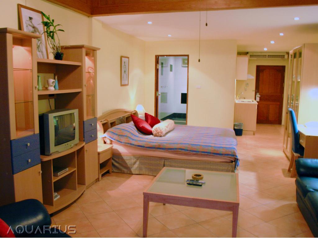 Aquarius Gay Pensión&Sauna Patong Exterior foto
