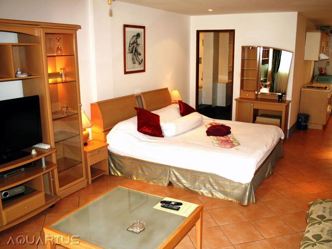 Aquarius Gay Pensión&Sauna Patong Exterior foto