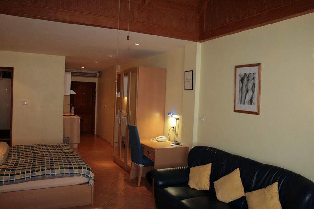 Aquarius Gay Pensión&Sauna Patong Exterior foto